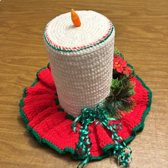 Vintage Early 1980s Christmas Crocheted Large candle centerpiece poinsettia bell - Picture 5 of 10